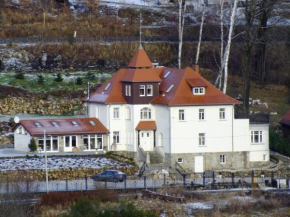 Отель Pałacyk Szklarska  Пеховице